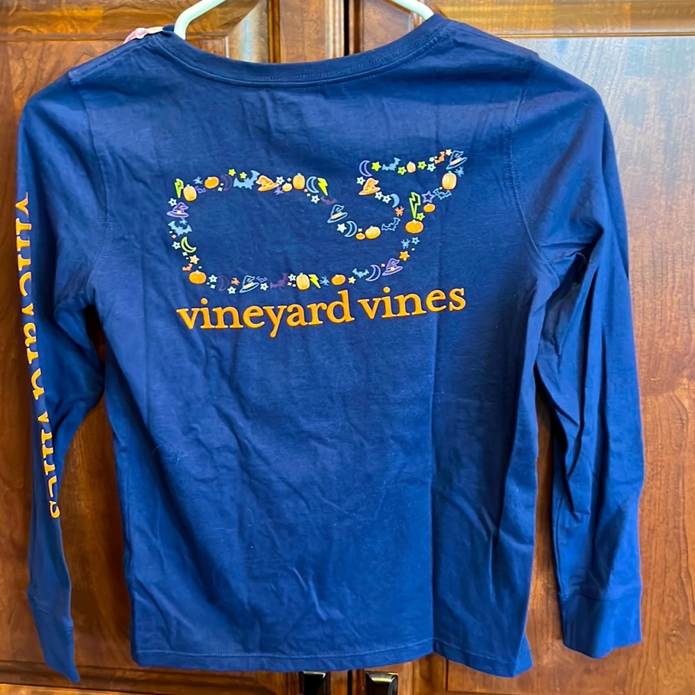 Glow in the dark Vineyard Vines Halloween shirt Medium